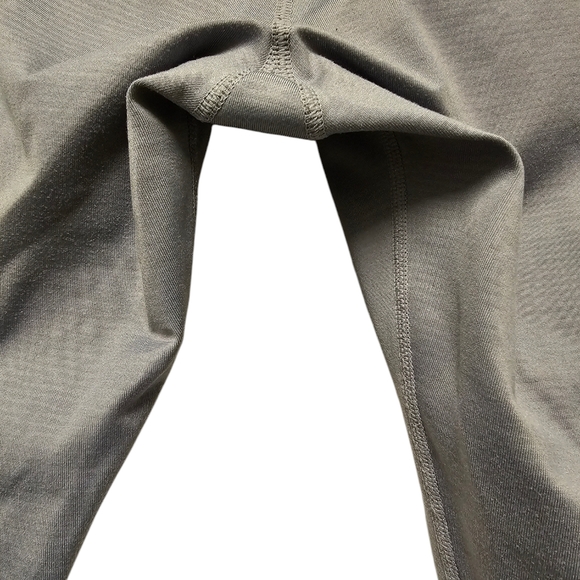 Adidas Climalite Mid Rise Capri Legging-EUC - Picture 7 of 8